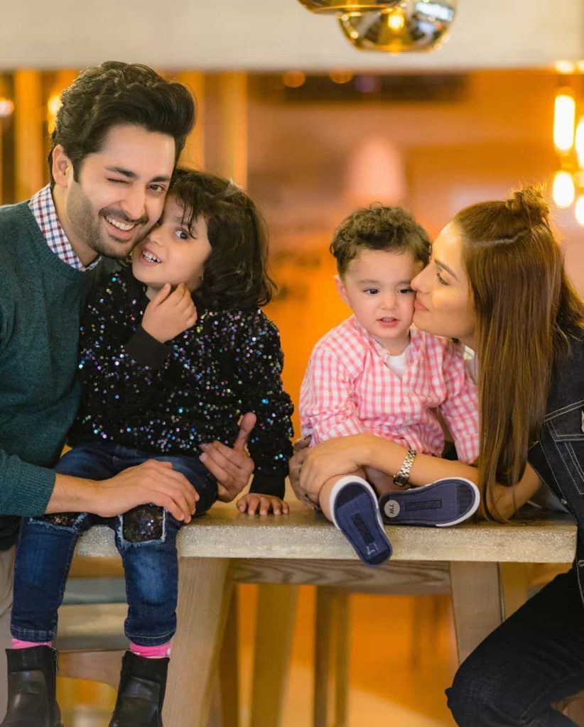 ayeza khan with her family
