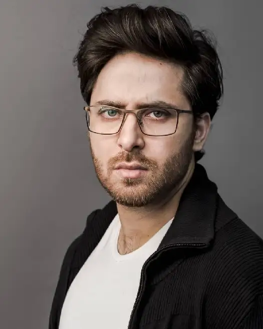 Haroon Shahid is playing the role of Umair in the drama Fasiq.