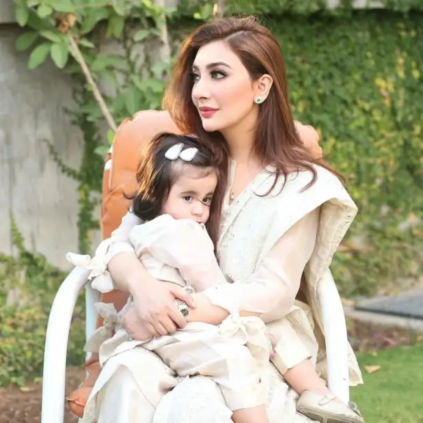 Aisha Khan with Her Daughter