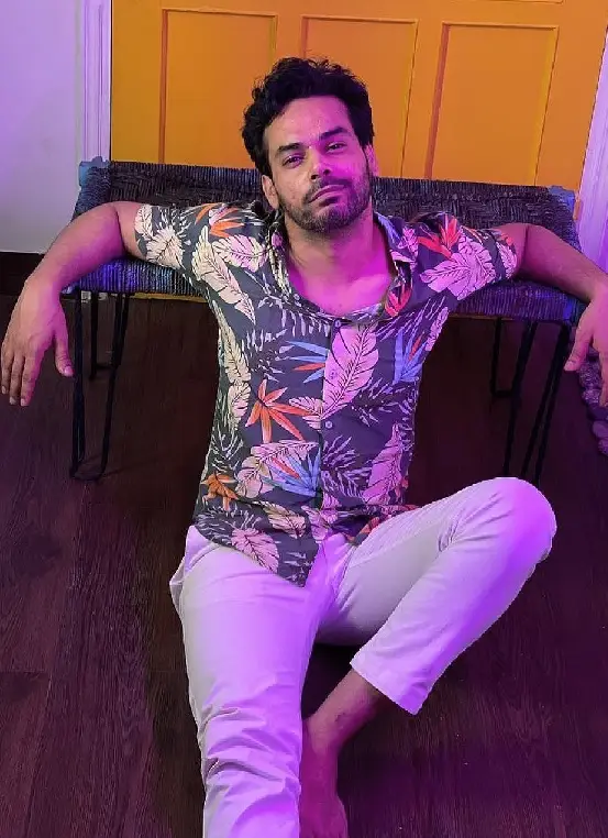 Gohar Rasheed is a talented Pakistani actor. He is also a part of the drama serial Dil e Momin. 