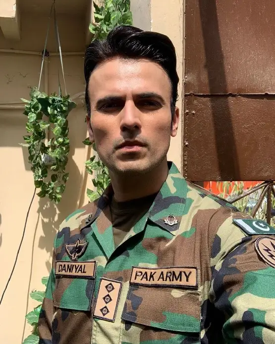 Usman Mukhtar in Army Uniform, He plays the role of Captain Daoyal in The drama Sinf e Aahan.