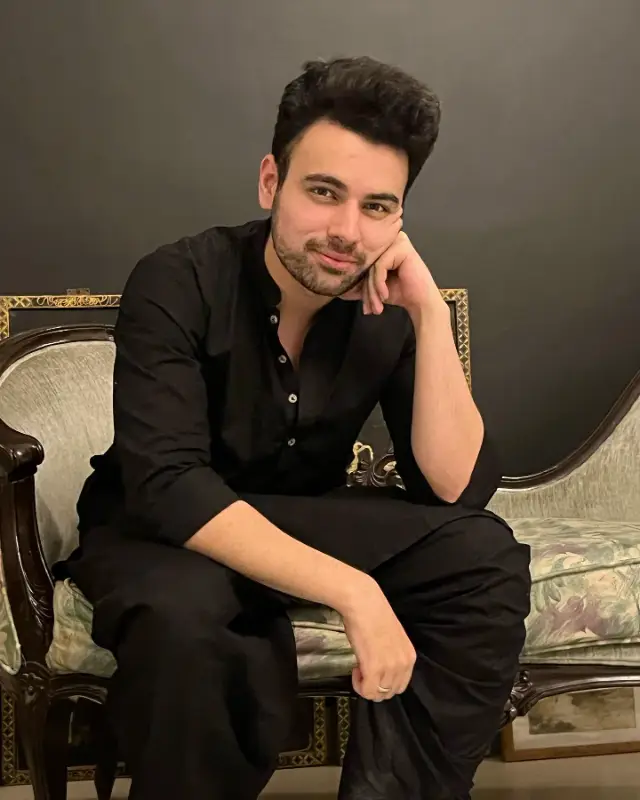 A photo of actor Atabik Mohsin who plays the role of Asjad in the drama.Anam