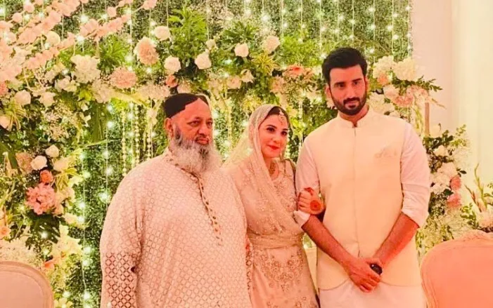 A rare picture of the actress with her father was taken during her wedding ceremony.