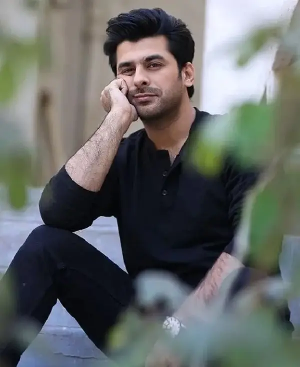 A real-life photo of actor Humayoun Ashraf who plays the role of Waleed in the drama.