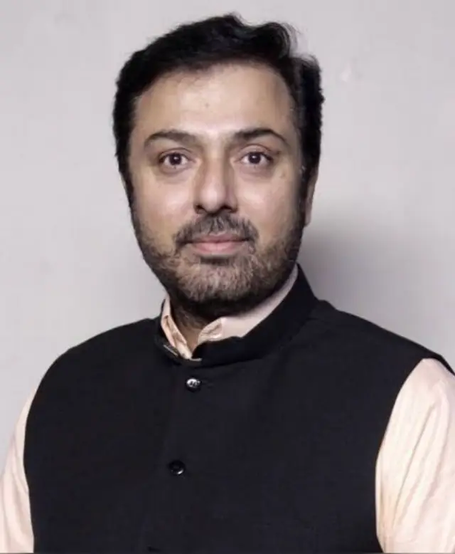 A real-life picture of Pakistani actor Noman Ijaz, who apperas in the drama cast of drama Sang e Mah as Haji Marjaan Khan.