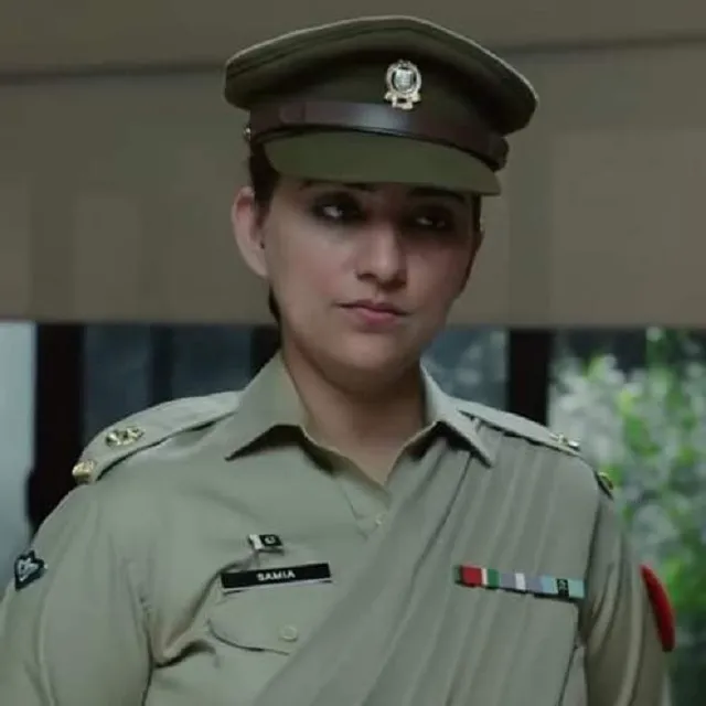 A real-life photo of Major Samia in Pakistan Army Uniform.
