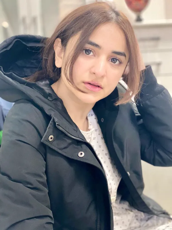 A photo of actress Yumna Zaidi who plays the role of Annie in Parizaad.