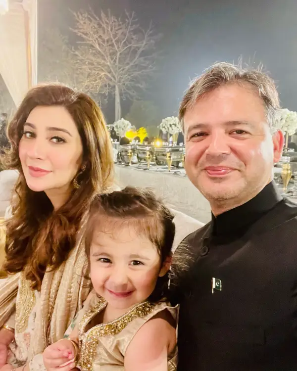 Aisha Khan Celebrates Her 6th Wedding Anniversary with Her Husband