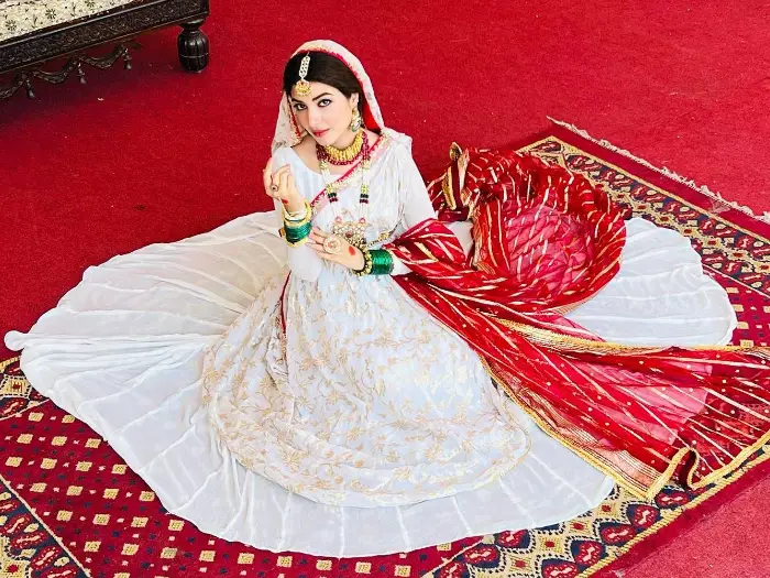 Kinza Hashmi Dress in Drama Dil Awaiz