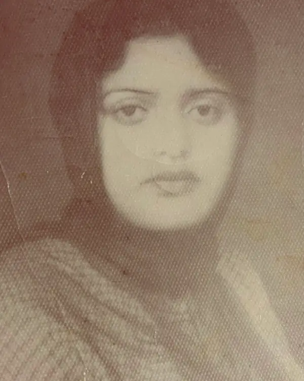 Faiza Khan Mother