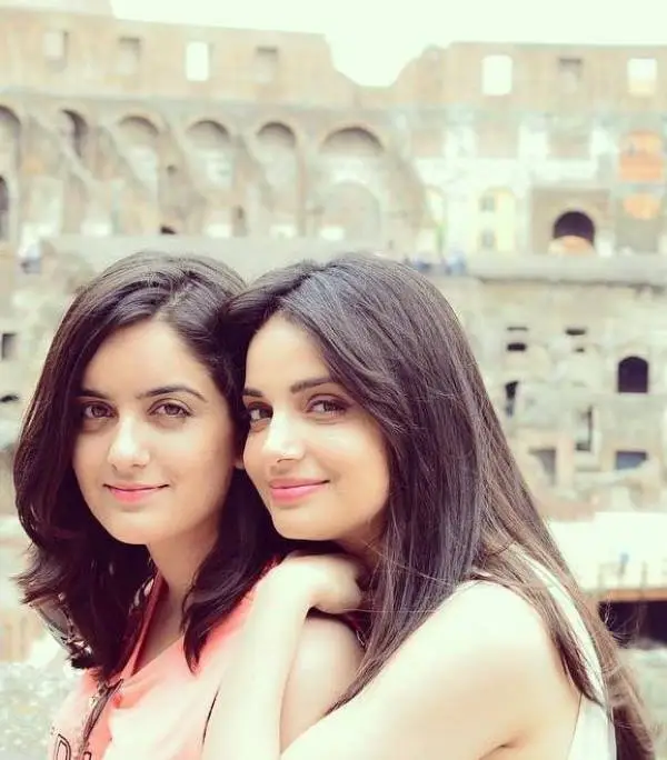 Armeena Khan with her younger sister Minahil