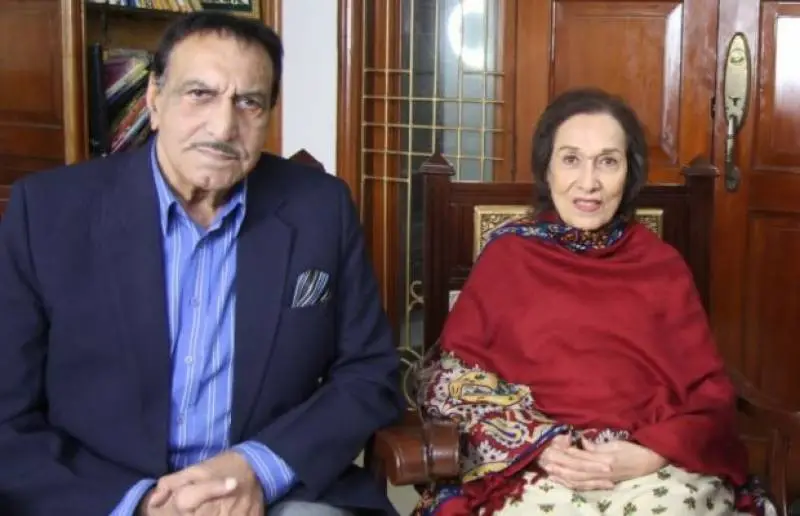 Rubina Qureshi with husband Mustafa Qureshi