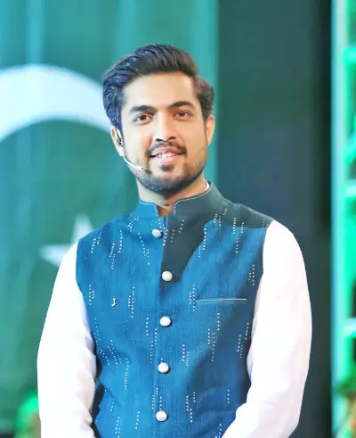 New anchor Iqrar Ul Hasan: Pakistani Celebrities 75th Independence Day