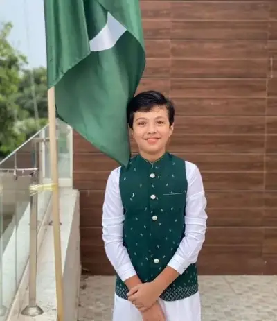Pehlaaj Hassan: Pakistani Celebrities 75th Independence Day
