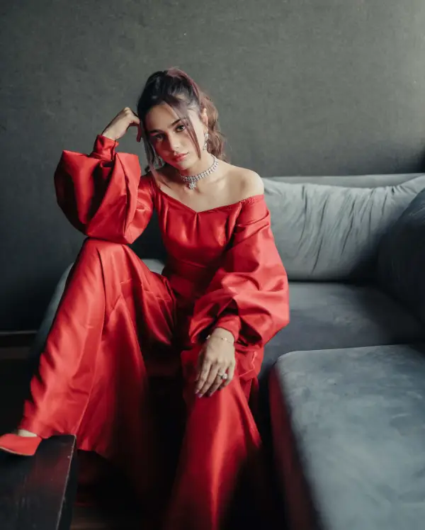 Aima Baig looks stuning in red dress