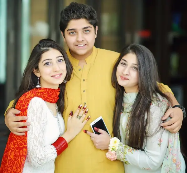 Mariyam Nafees with her sister and brother