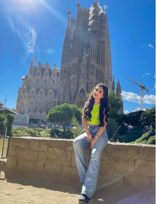 Aiza Awan Enjoying Her Holiday in Barcelona