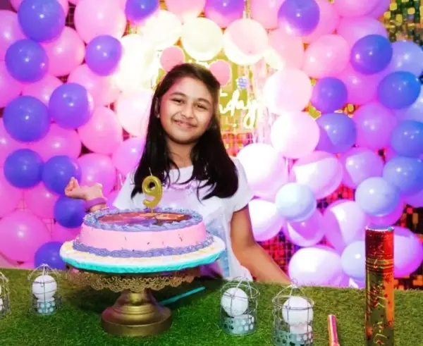 A picture of Ali Abbas Daughter Raeesa Ali Cuts her birthday cake