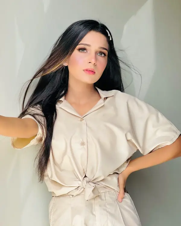 Child Star Emaan Khan Biography, Age, Family & Drama List