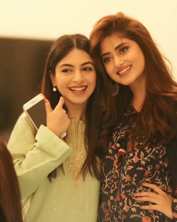 Sajal Aly Steps Out to Enjoy the Weekend with Lovely Friends