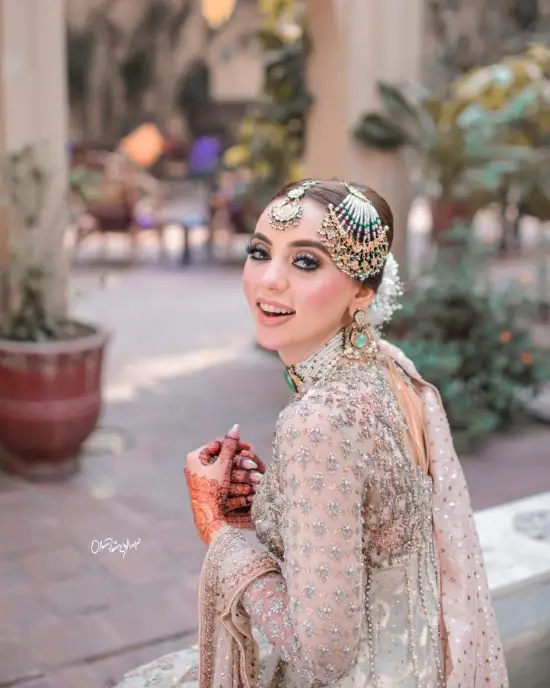 Maryam Noor is wearing a beautiful jewelry set