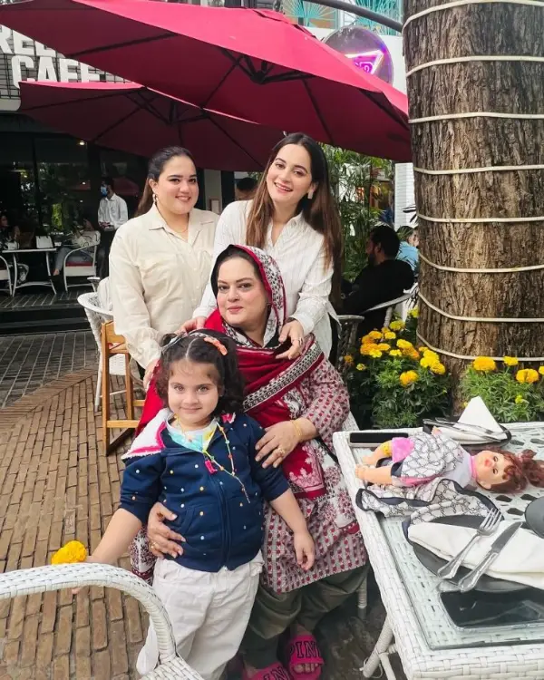 A group photo of Aiman Khan with her mother, daughter, and aunt.