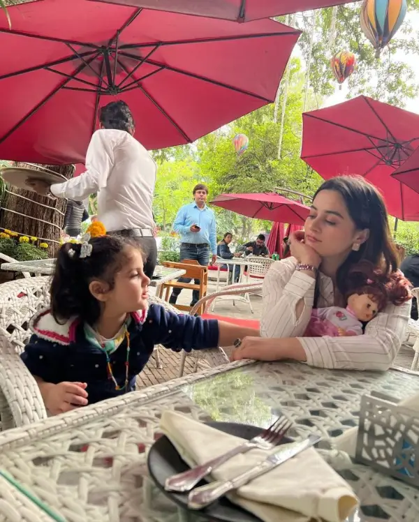 Aiman Khan and her daughter
