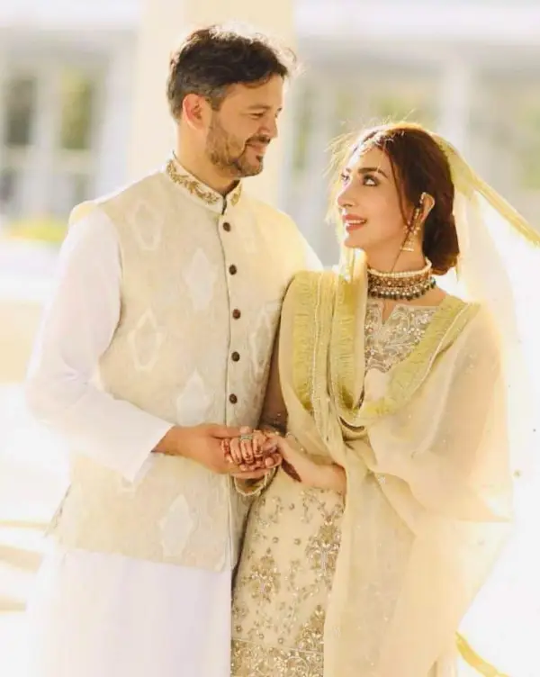 This is Aisha Uqbah Malik's wedding look with her husband