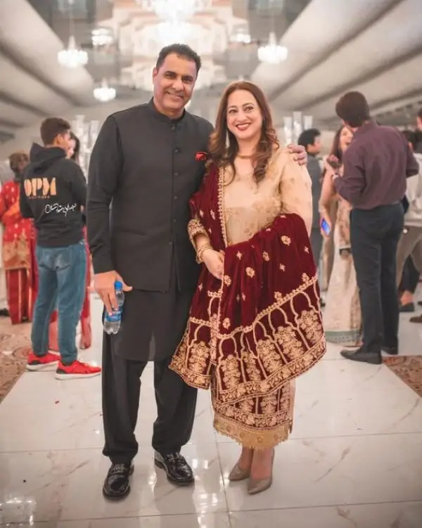 Cricketer Waqar Younas with his wife