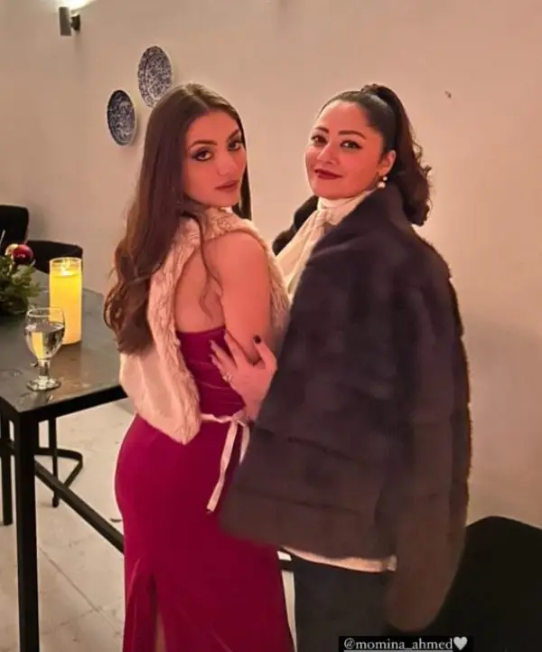 The model with her friend