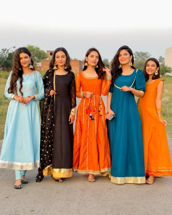 YouTuber Iqra Kanwal with her four sisters