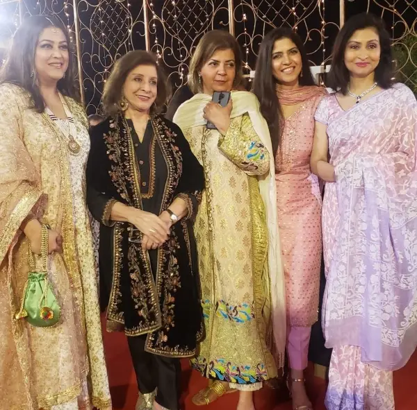 The actress with her showbiz friends, including Sultana Siddiqui, owner of Hum TV