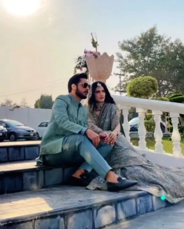 Together, Iqra Kanwal and Areeb Parvaiz posed for a picture