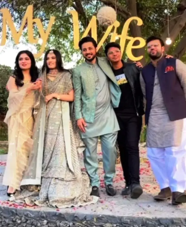 Iqra Kanwal posed with her friends and fiance after her engagement ceremony