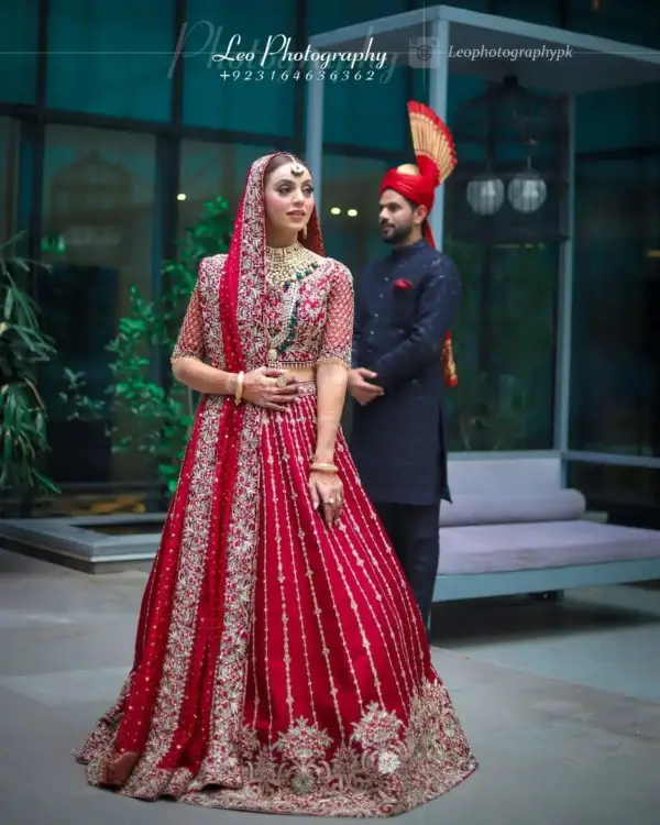 Maryam Noor posing with her husband during a wedding shoot