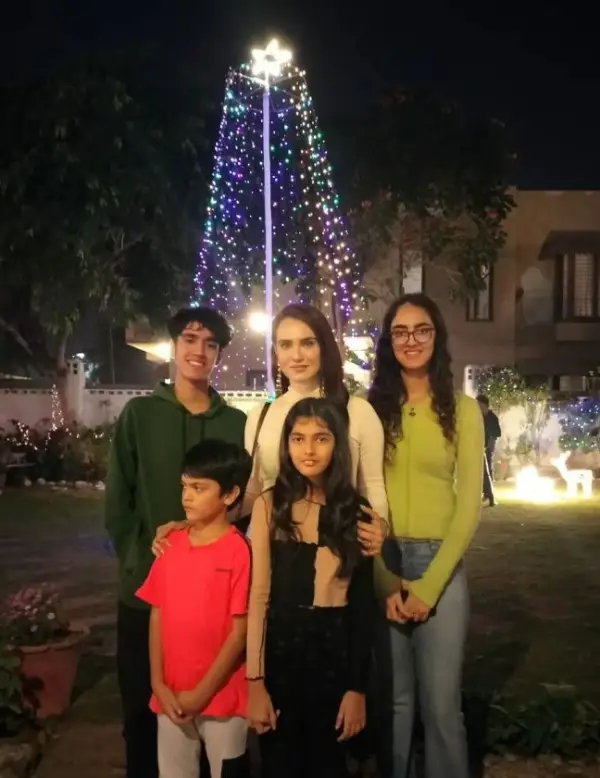 Actress Nadia Hussain with her kids