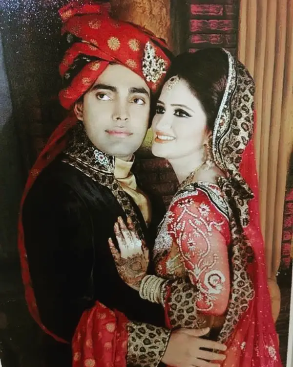 A rare wedding picture of Umar Akmal and Noor Amna taken on their wedding day in 2014