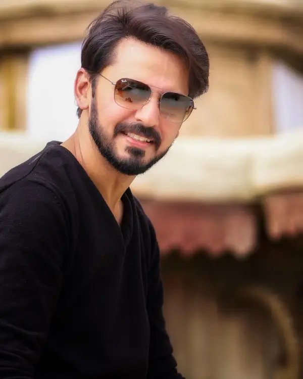 A picture of the lead actor Bilal Qureshi playing Waleed in Meesni