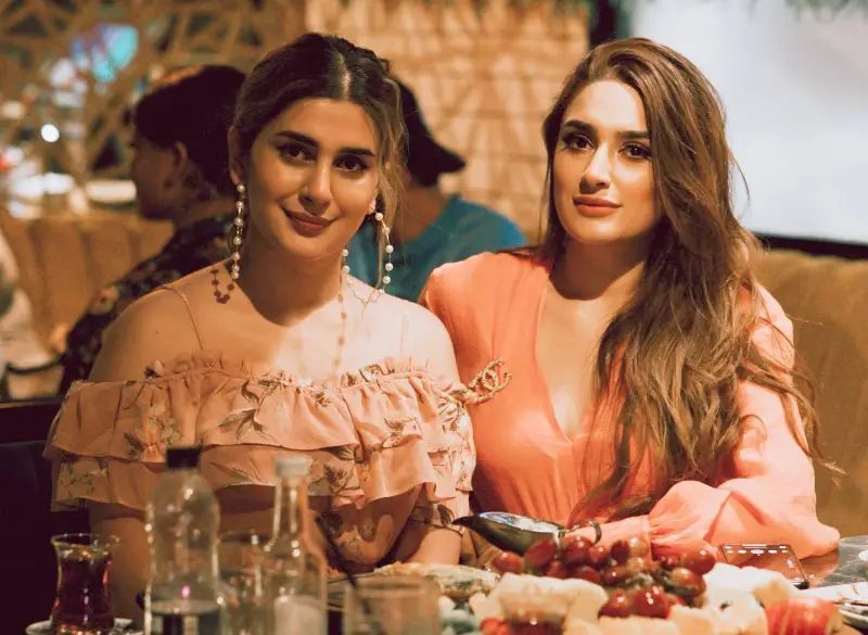 A beautiful picture of Kubra Khan and her sister Paroshma Khan