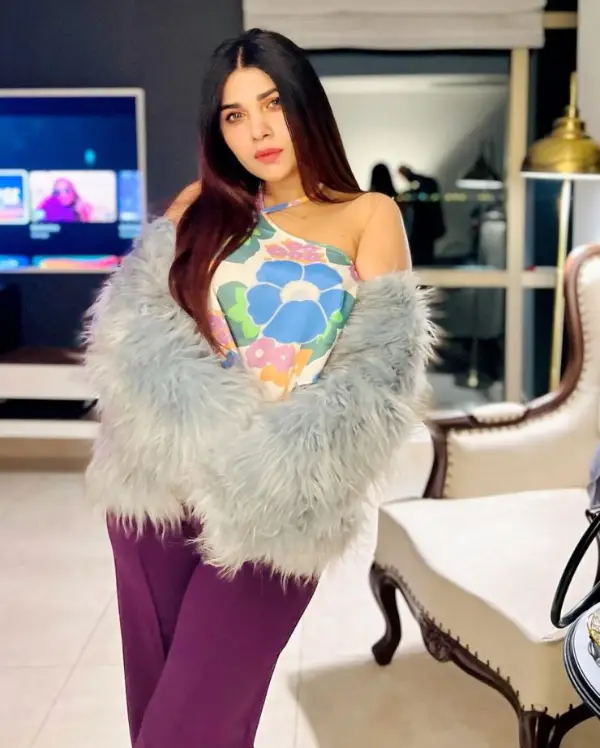 Mahi Baloch Wows the Crowd with Her New Western Dress Look