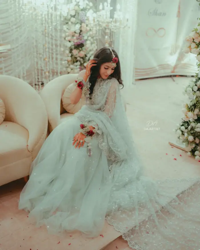 Nische Khan poses beautifully during her wedding shoot