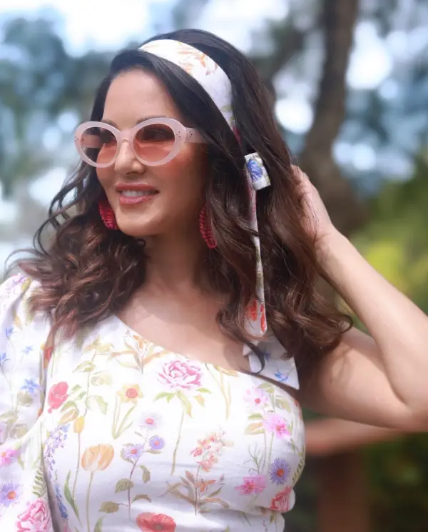 Sunny Leone Turns Into a Doll-Like Beauty in a White Outfit