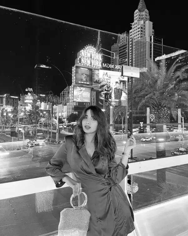 Saboor Aly Enjoys her Vacation in Las Vegas