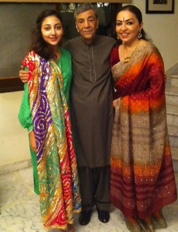 A rare family picture of the actress with her husband and daughter.