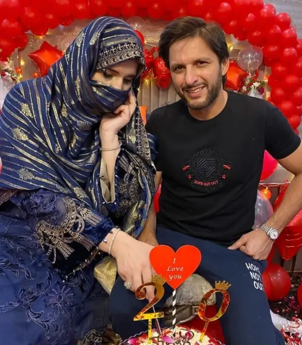 An image of Shahid Afridi and his wife Nadia Afridi