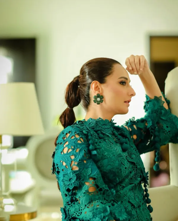 Momal Sheikh Sets the Screen on Fire with her Mesmerizing Beauty