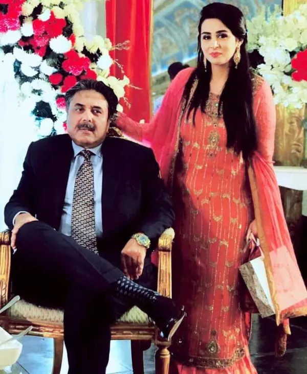 Aftab Iqbal with his daughter Ayesha Noor