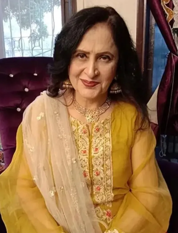 Actress Fouzia Mushtaq