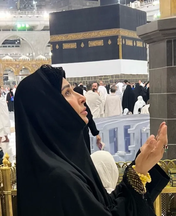 Reema Khan Beautiful Hajj Journey Captured in Stunning Photos