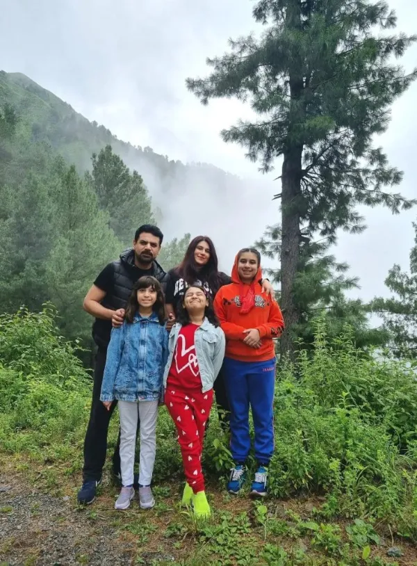 vasay-chaudhry-family-vacationing-in-murree